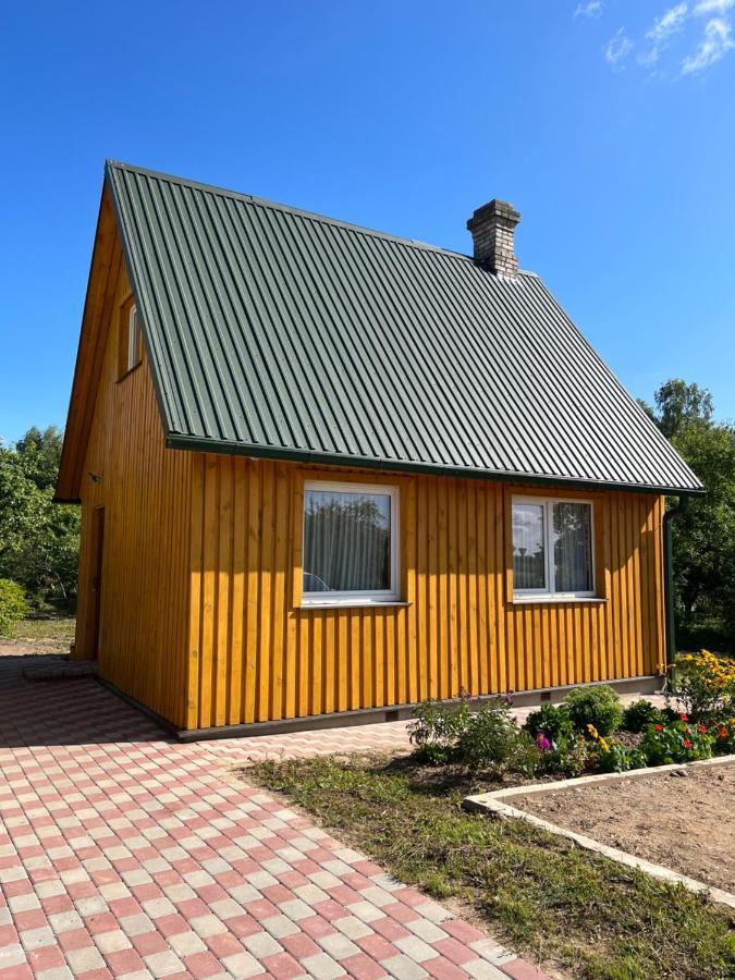 Brivdienu Namins Ludza Luaran gambar